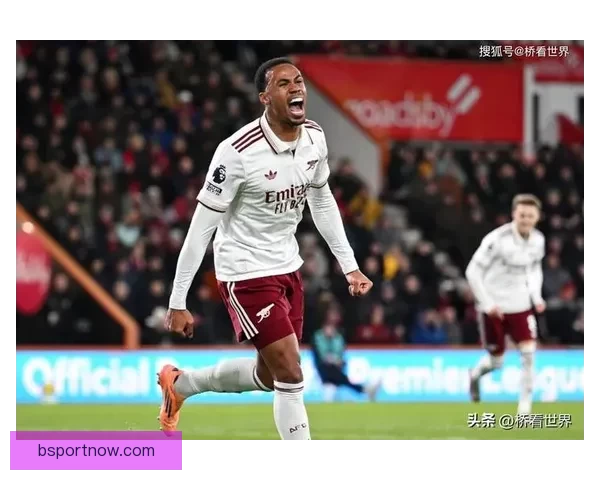 13天连丢两冠阿森纳球迷愤怒抗议塔帅被骂掉链子可悲羞耻